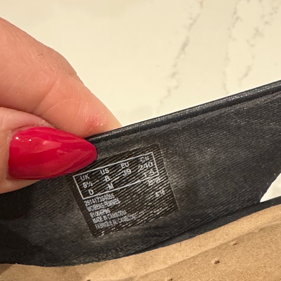 Clark’s collection Chic Black Slingback Heels - Picture 3 of 4